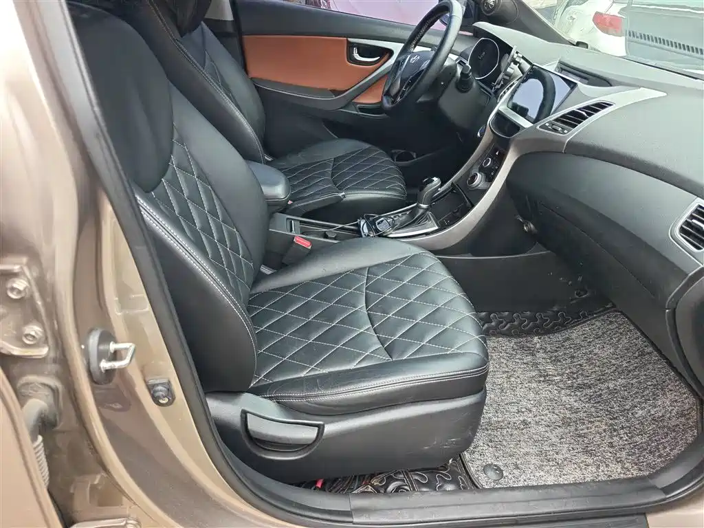 Hyundai Elantra Langdong 2016 — фото 20