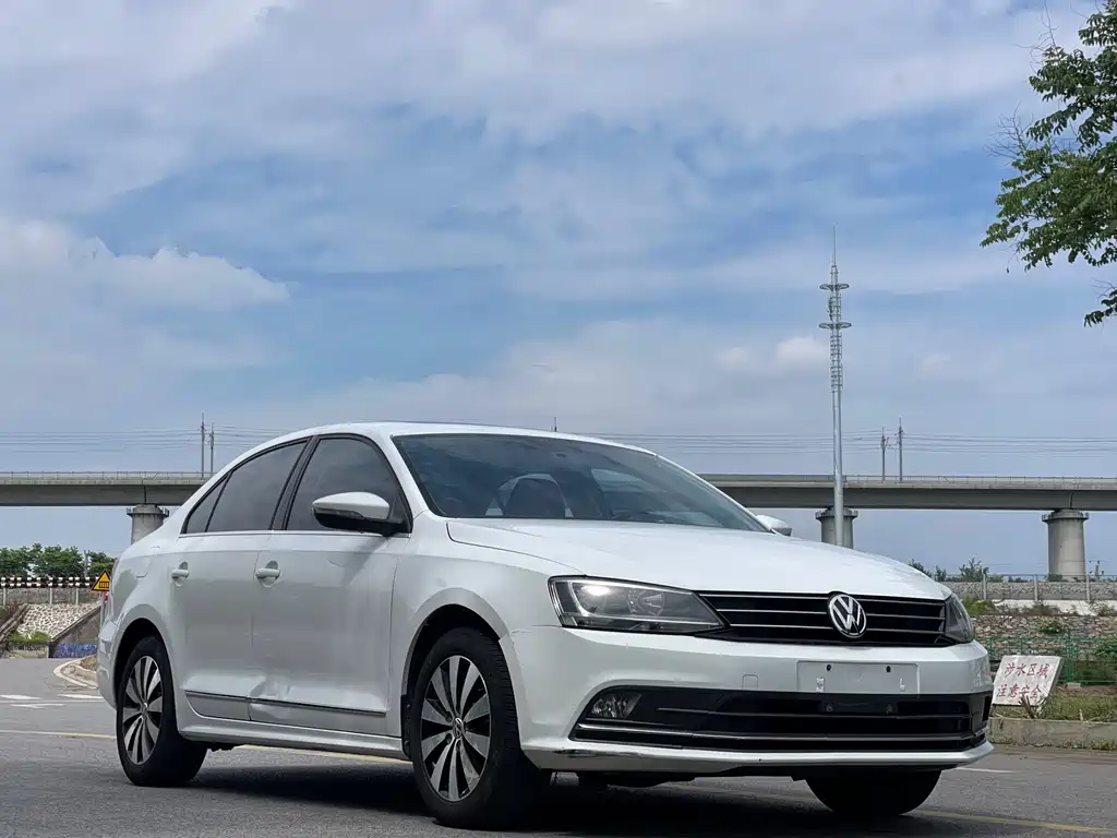 Volkswagen Sagitar 2017