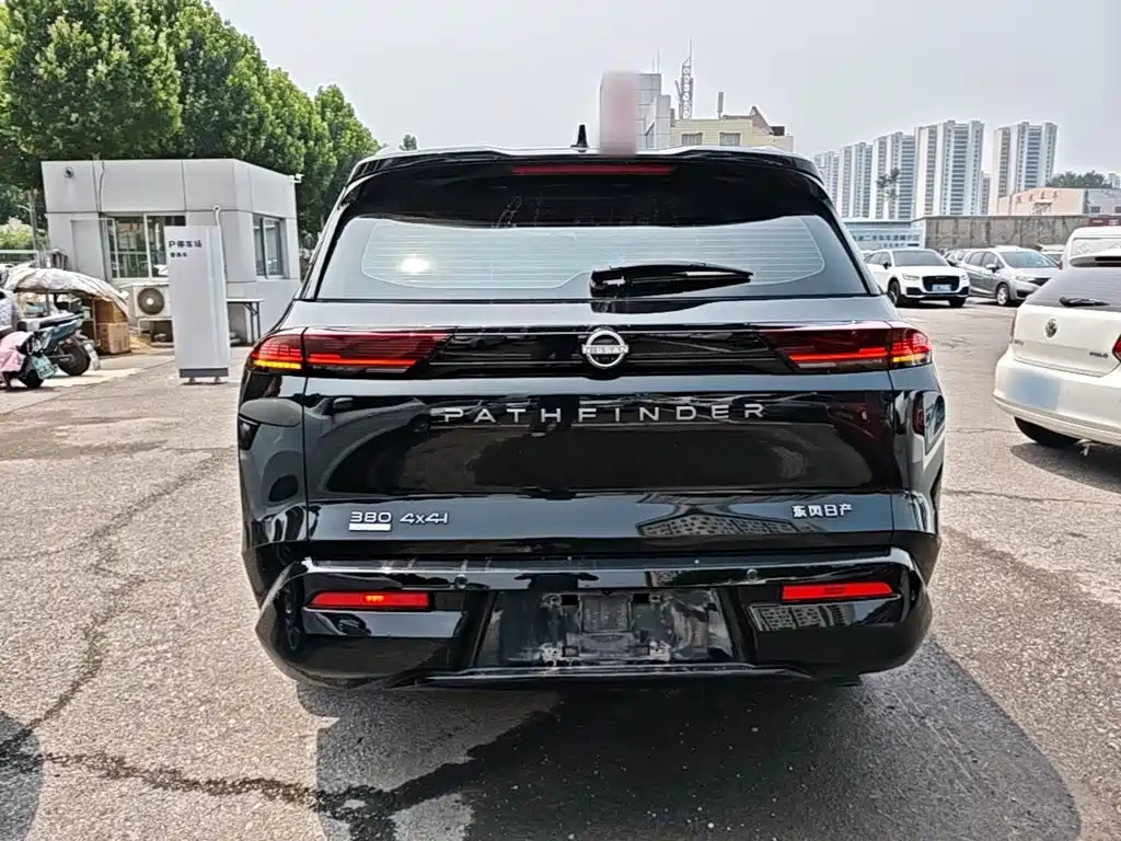 Nissan Teramont 2024