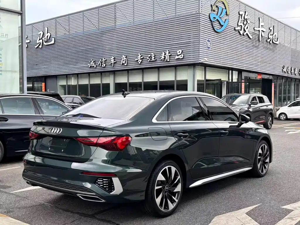 Audi A3 2023 — фото 12