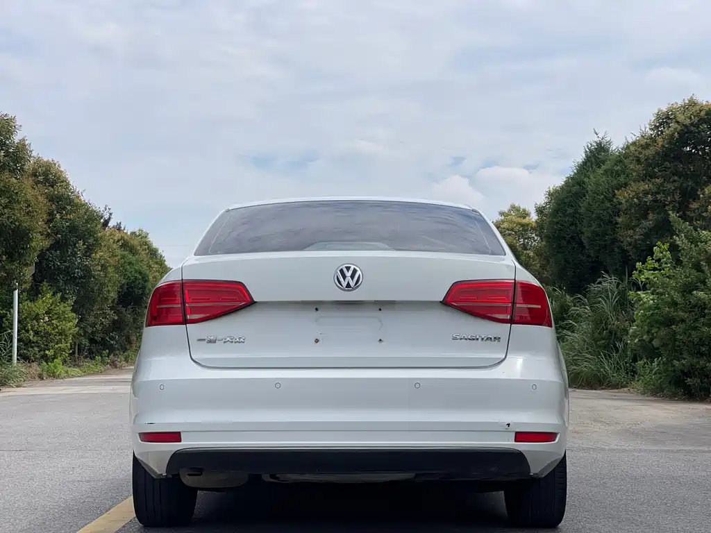 Volkswagen Sagitar 2017