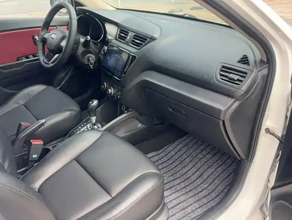 Kia K2 2013
