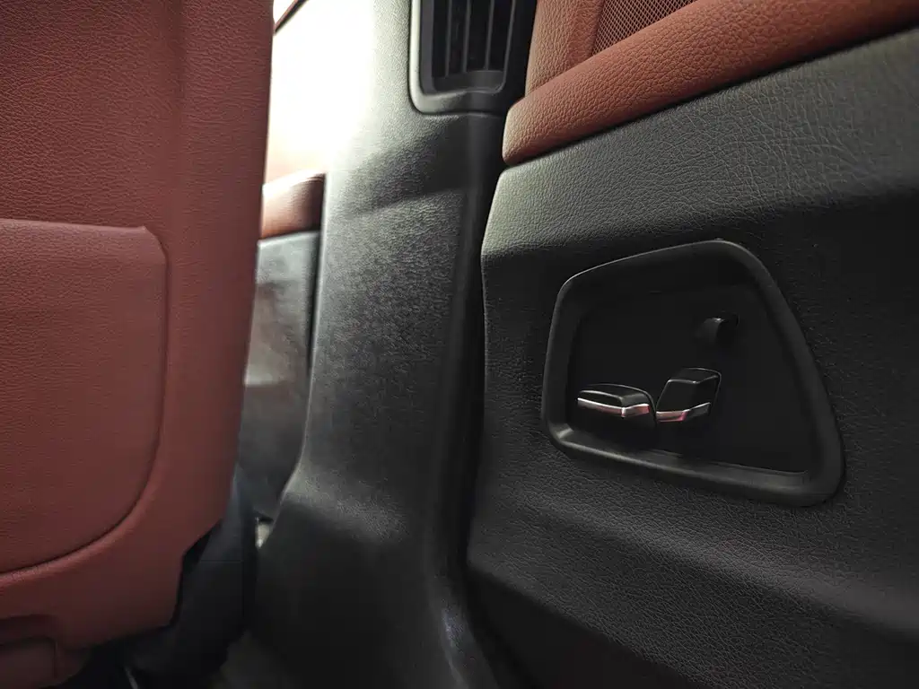 BMW 5 Series 2015 — фото 19