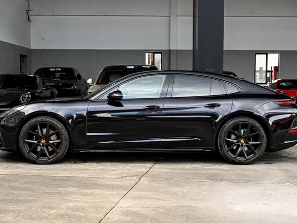 Porsche Panamera 2024