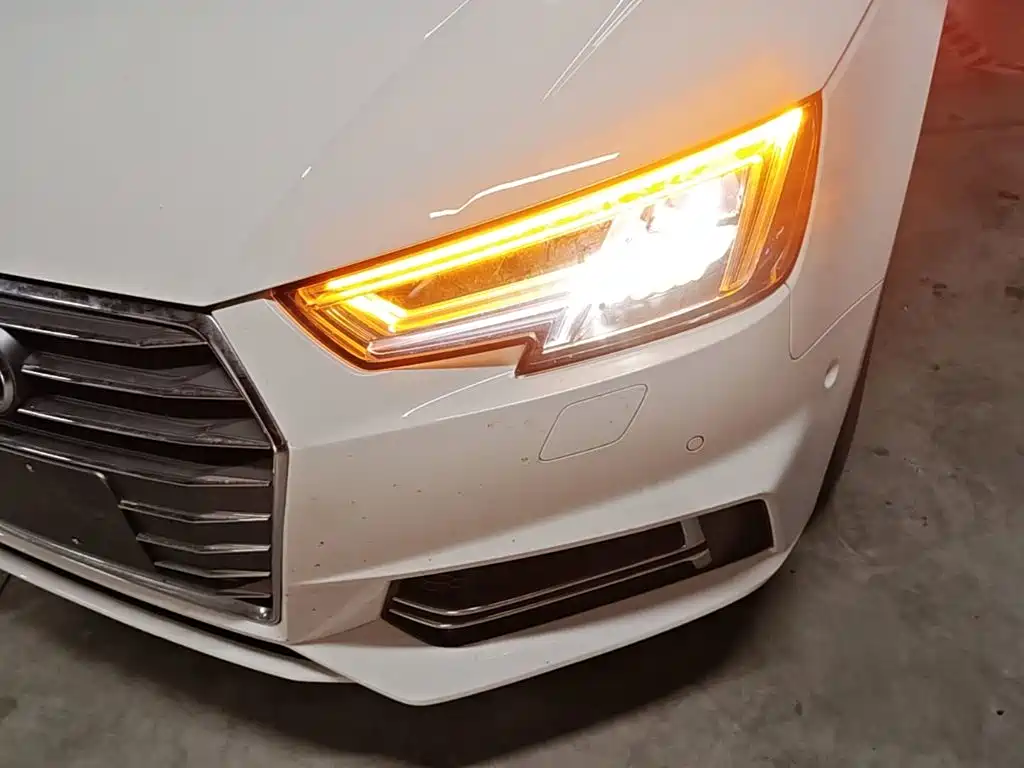 Audi A4L 2018 — фото 24