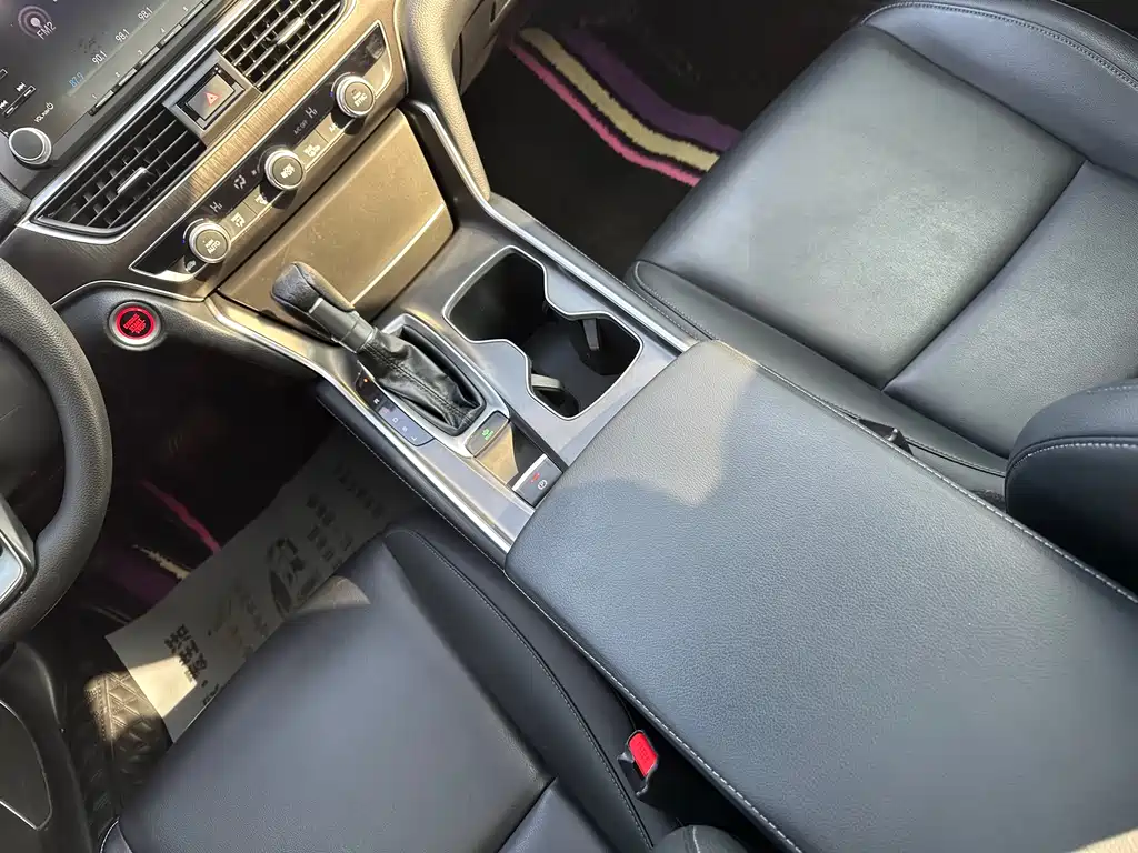 Honda Accord 2019 — фото 20