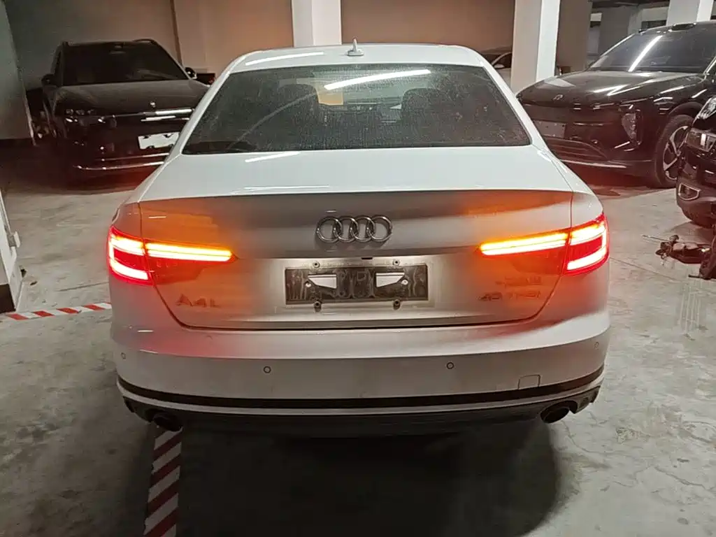 Audi A4L 2018