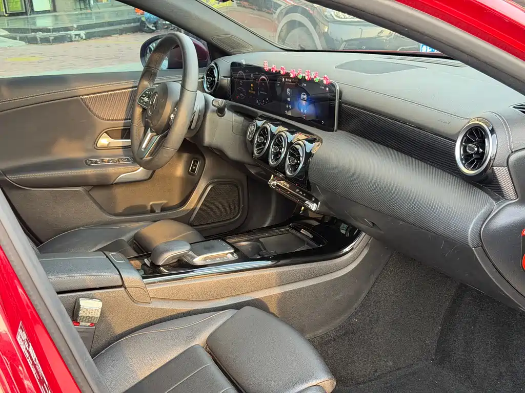 Mercedes-Benz A-Class 2020 — фото 12