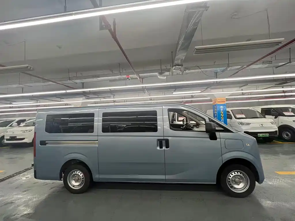 Changan 跨越星光 EV 2025款 350km 豪华版 9座 50.23kWh 2025