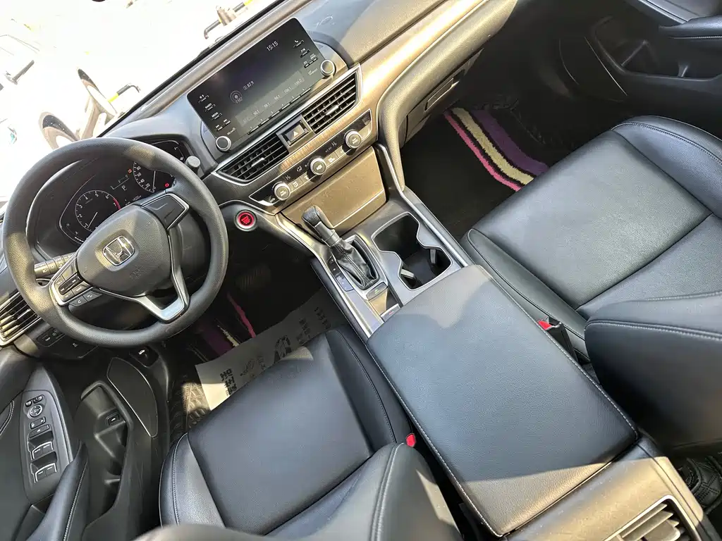 Honda Accord 2019 — фото 15