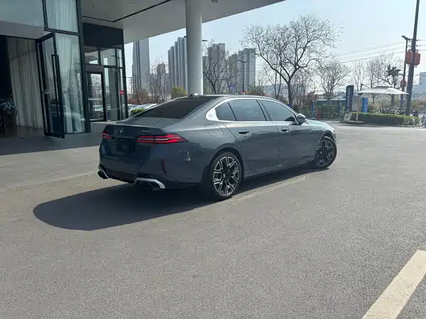 BMW 5 Series 2025