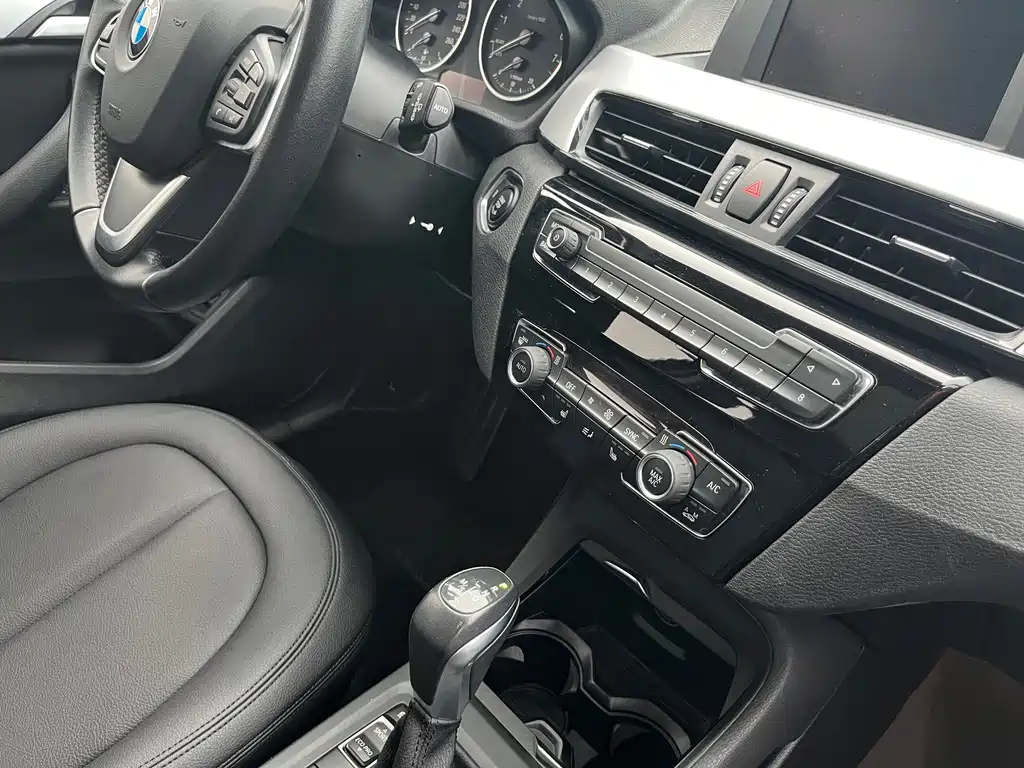 BMW X1 2017 — фото 10