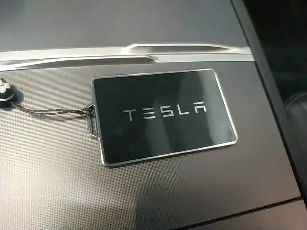Tesla Model 3 2025 — фото 9
