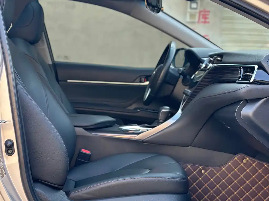 Toyota Camry 2020 — фото 13