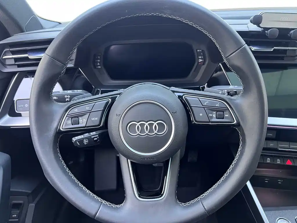 Audi A3 2024 — фото 10
