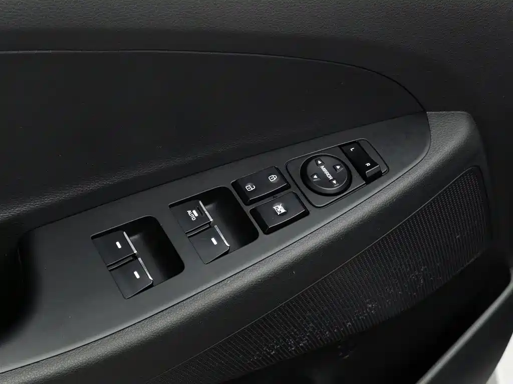 Hyundai Tucson 2018 — фото 9