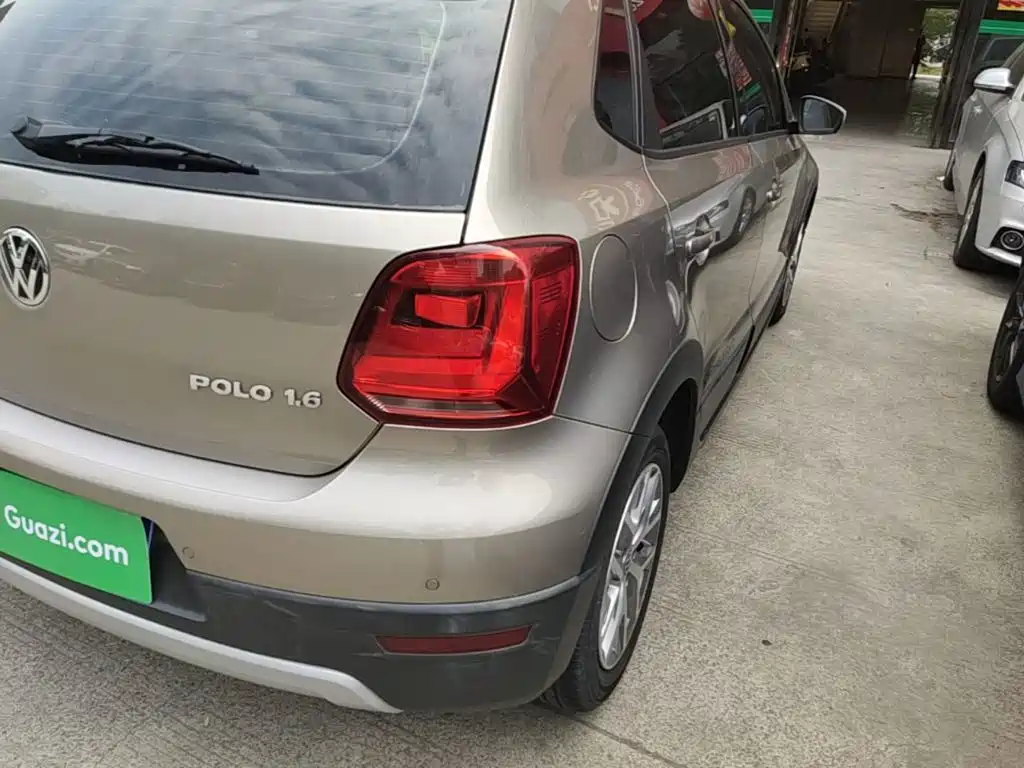 Volkswagen Polo 2015 — фото 8