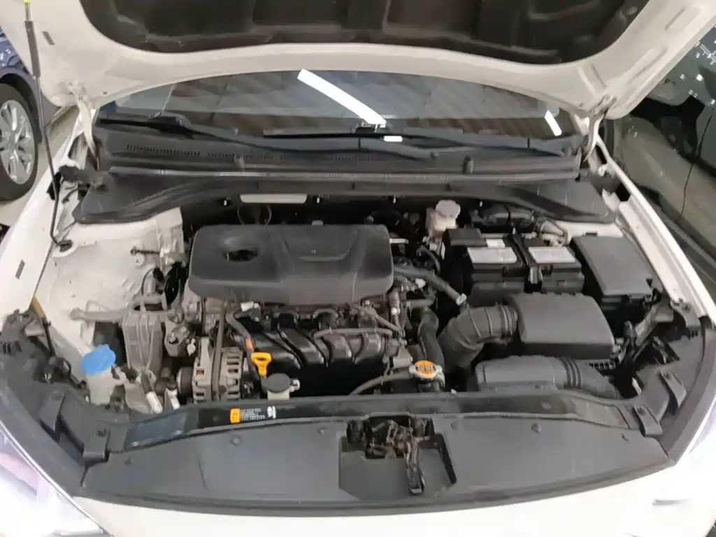 Hyundai Elantra 2019 — фото 20