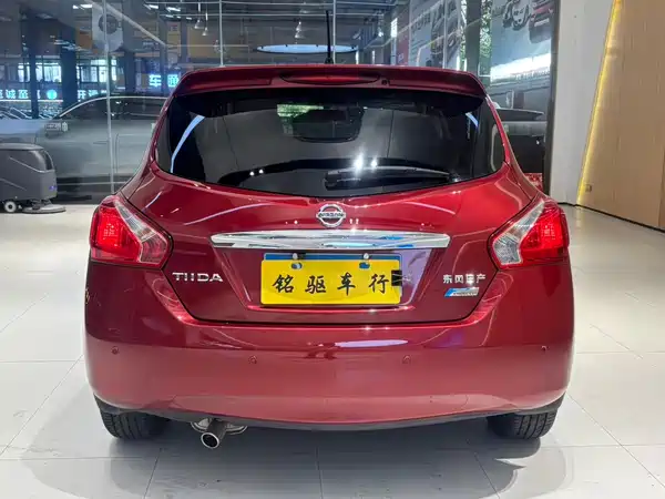 Nissan Tiida 2013