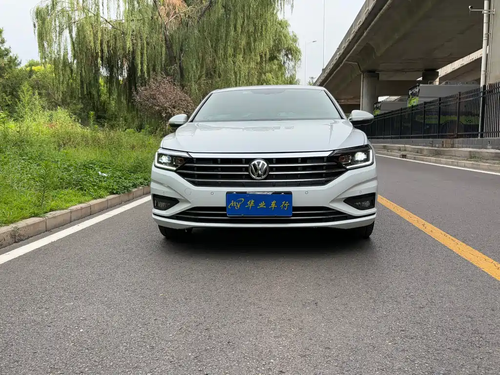Volkswagen Sagitar 2021