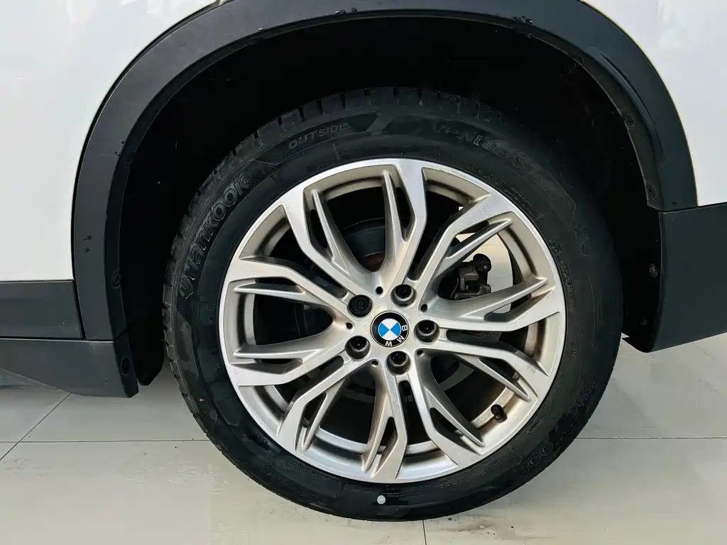 BMW X1 2017 — фото 9