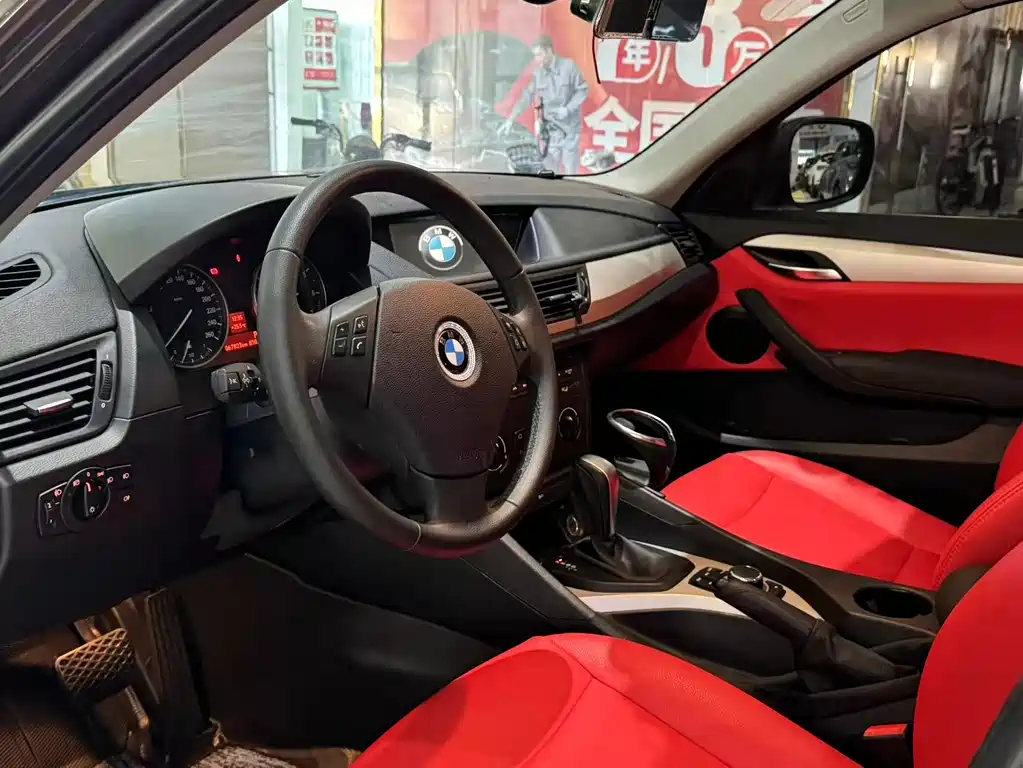 BMW X1 2012 — фото 12