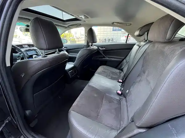 Toyota Reiz 2015