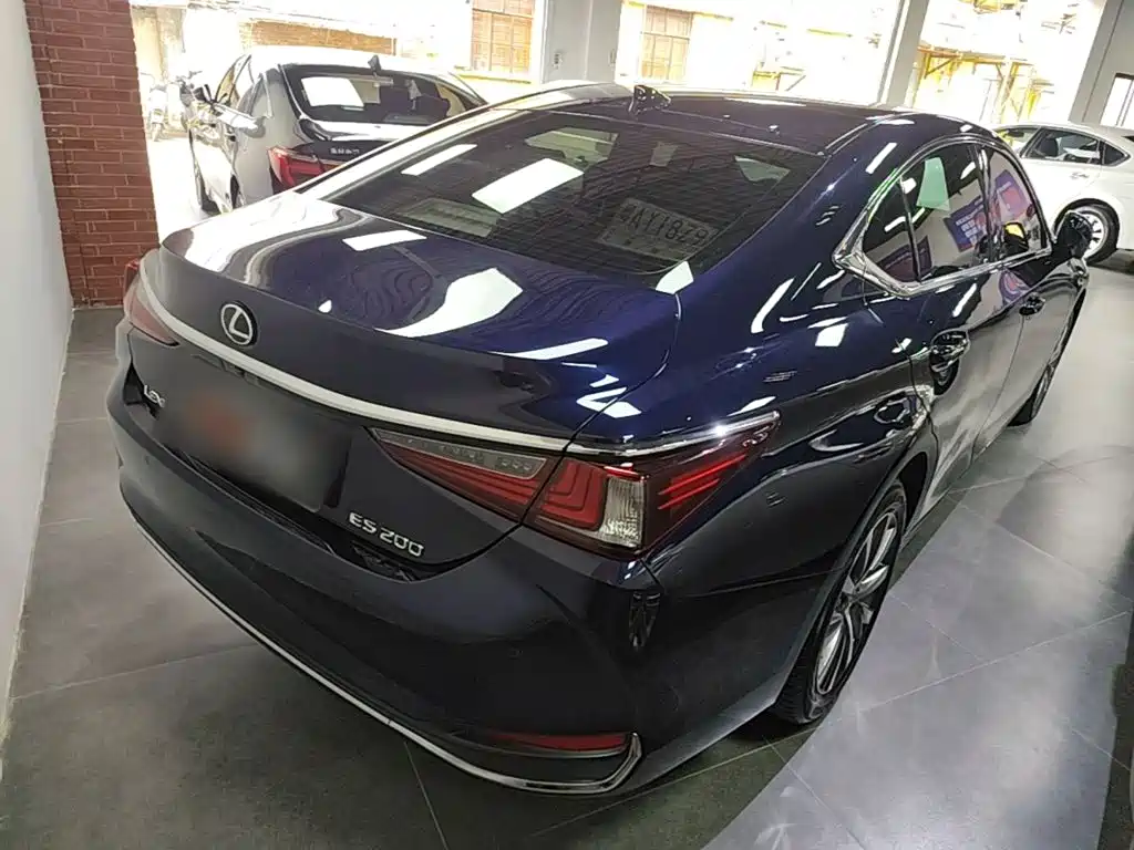 Lexus ES 2021 — фото 7