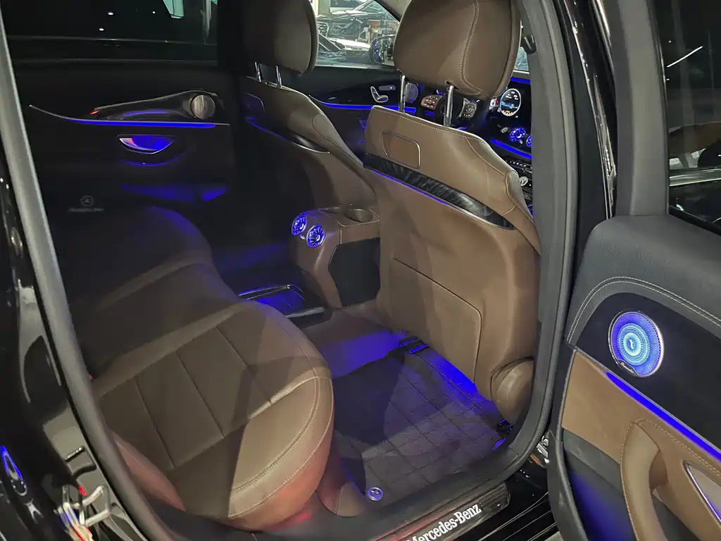 Mercedes-Benz E-Class 2019 — фото 12