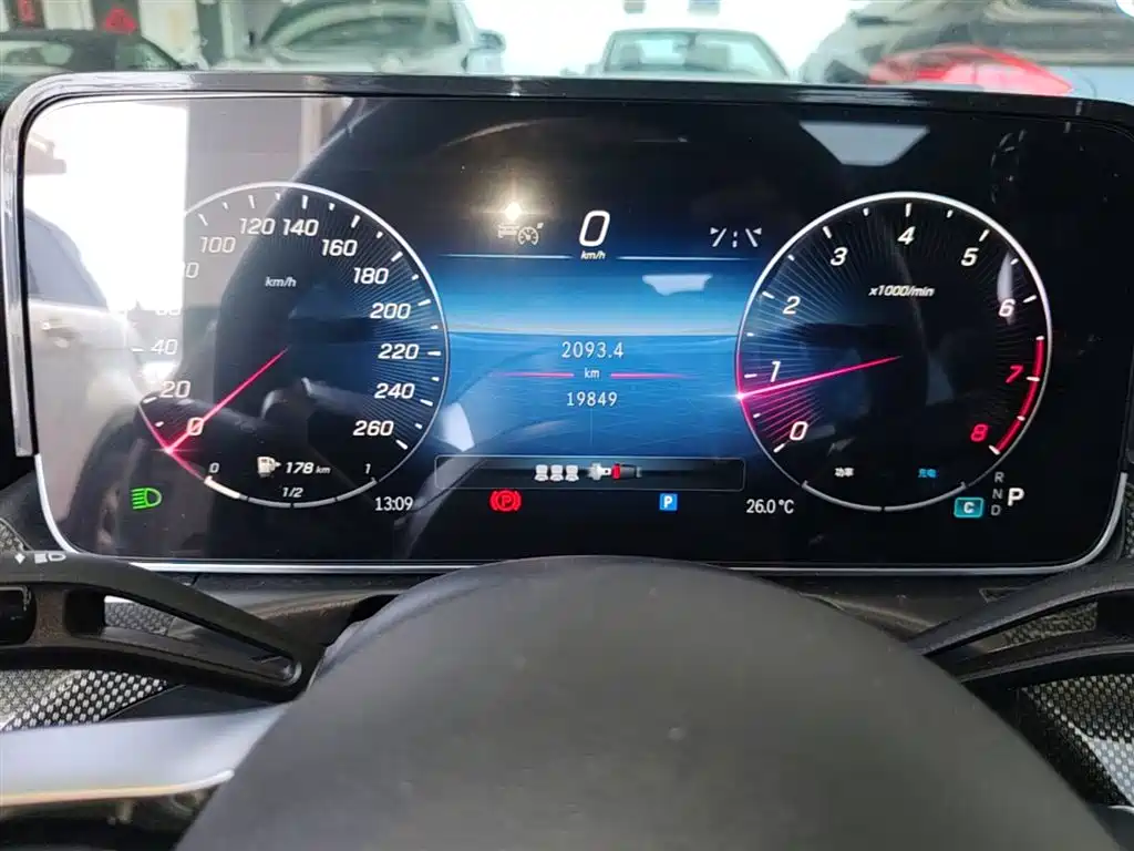 Mercedes-Benz C-Class 2023 — фото 12