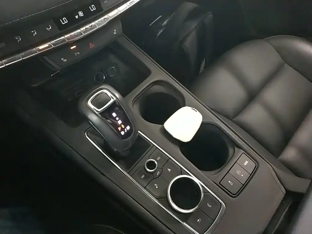 Cadillac XT4 2018 — фото 10