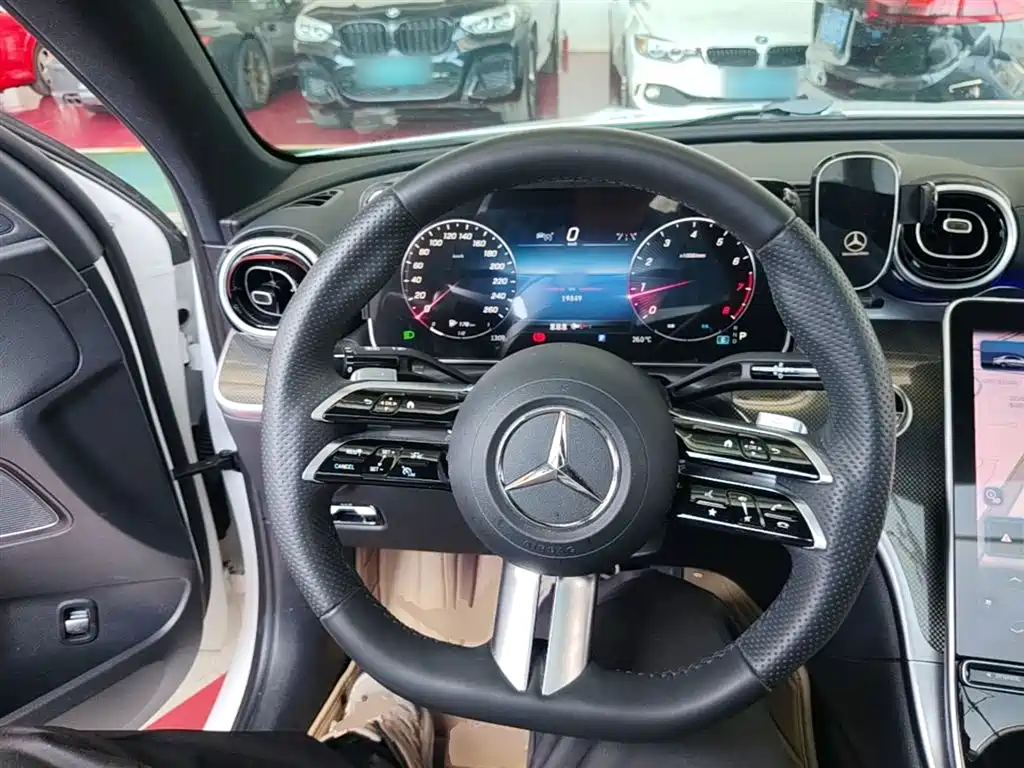 Mercedes-Benz C-Class 2023 — фото 11