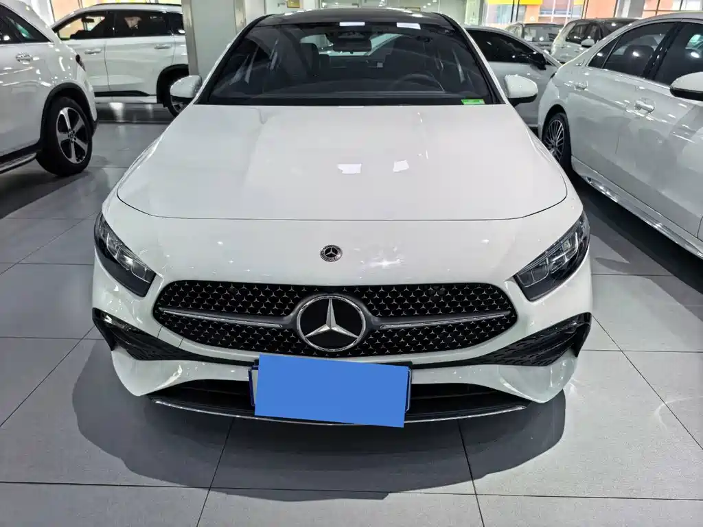 Mercedes-Benz A-Class 2024 — фото 2