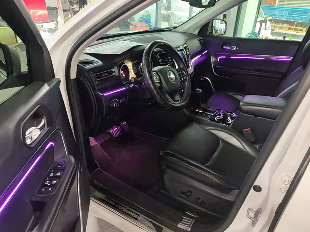 Jeep Grand Commander 2018 — фото 16