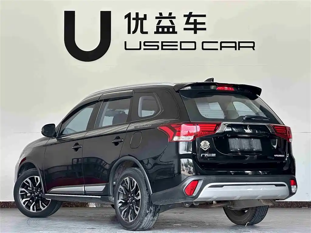 Mitsubishi Outlander 2020 — фото 7