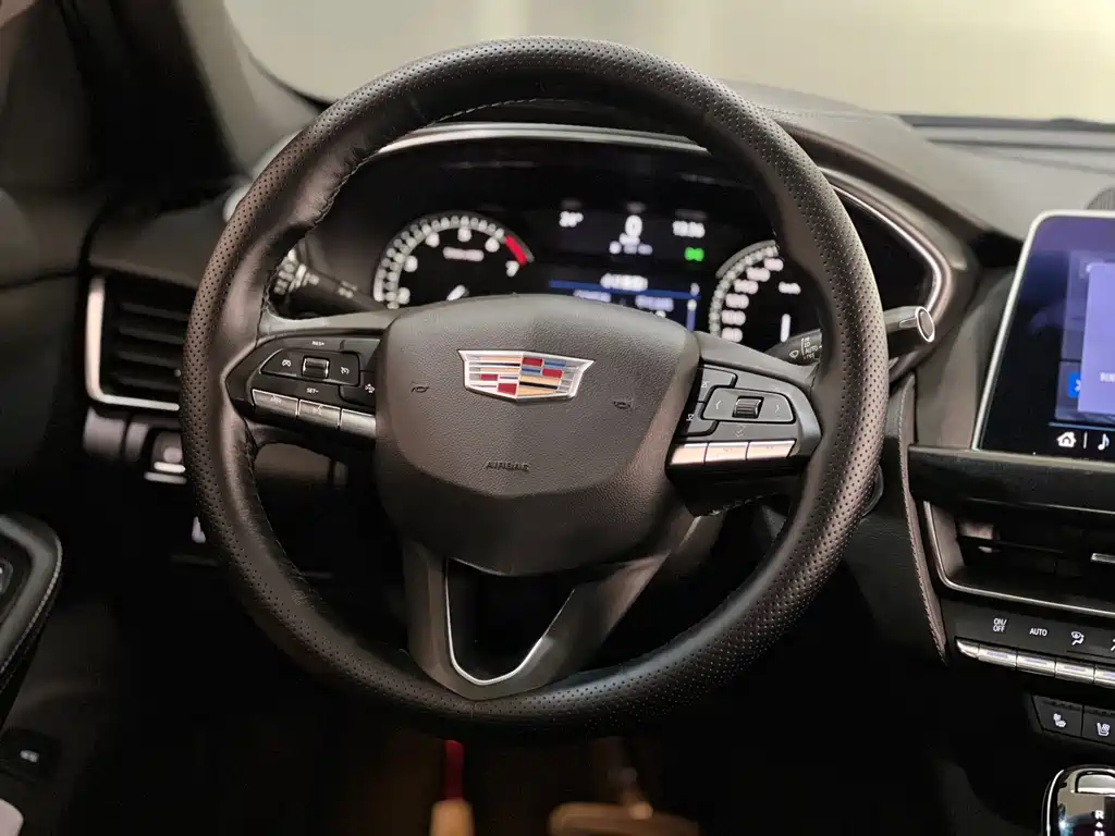 Cadillac CT5 2022 — фото 11