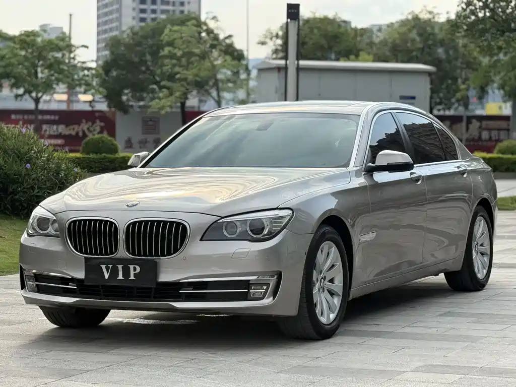 BMW 7 Series 2014 — фото 1