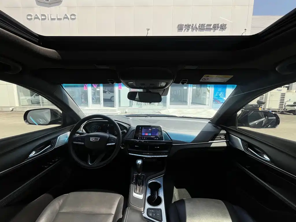 Cadillac CT4 2023 — фото 19