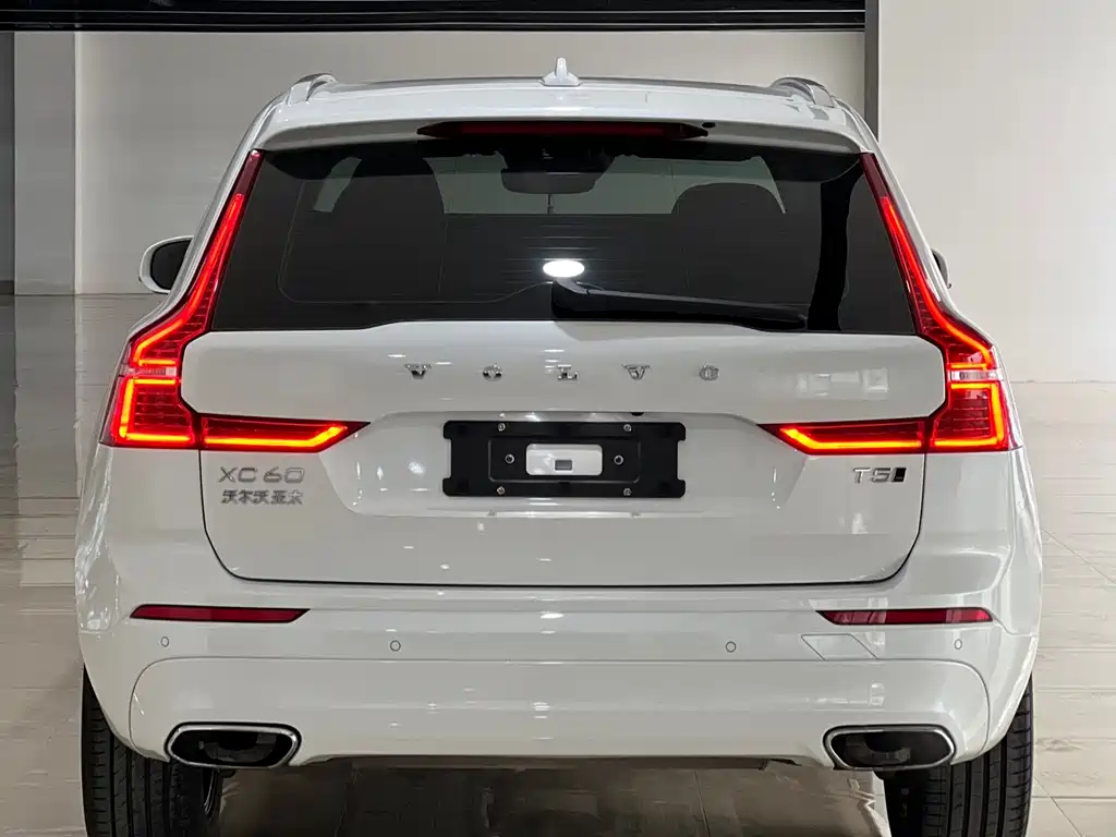 Volvo XC60 2018 — фото 5