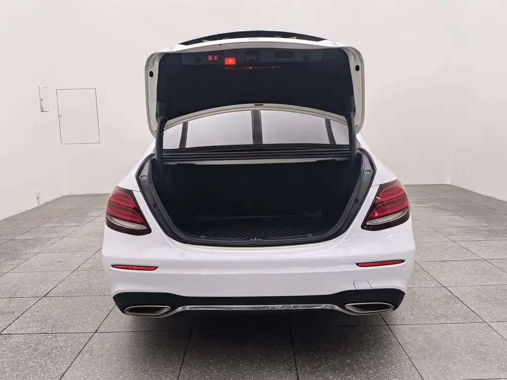 Mercedes-Benz E-Class 2020 — фото 12