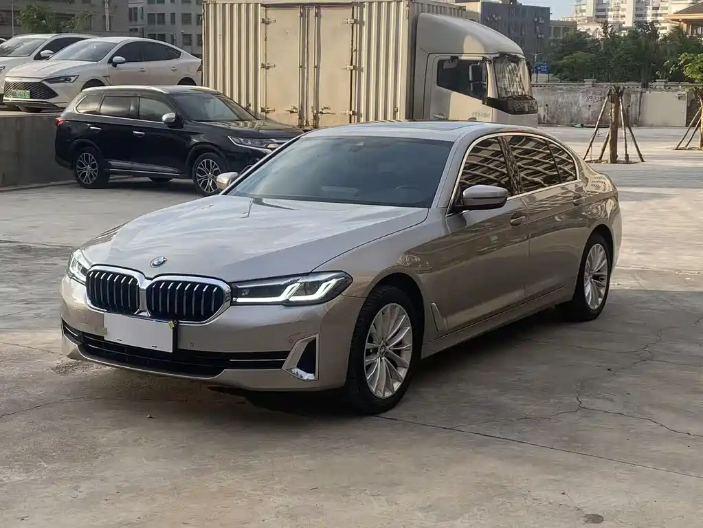 BMW 5 Series 2024 — фото 1