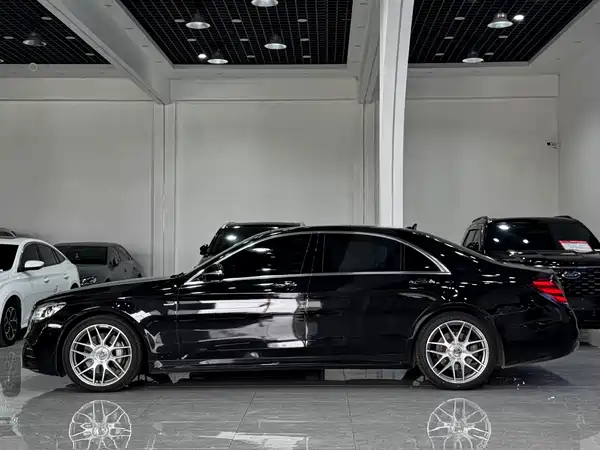 Mercedes-Benz S-Class 2020