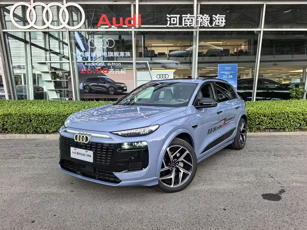 Audi Q6L E-Tron 2025 — фото 1