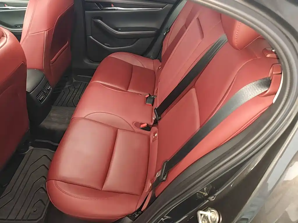Mazda 3 Axela 2022 — фото 17
