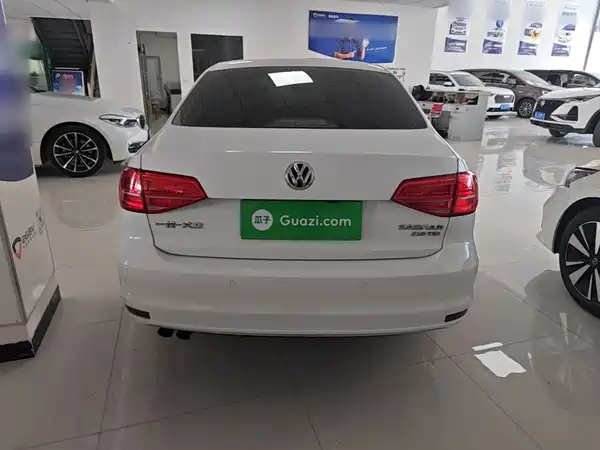 Volkswagen Sagitar 2016