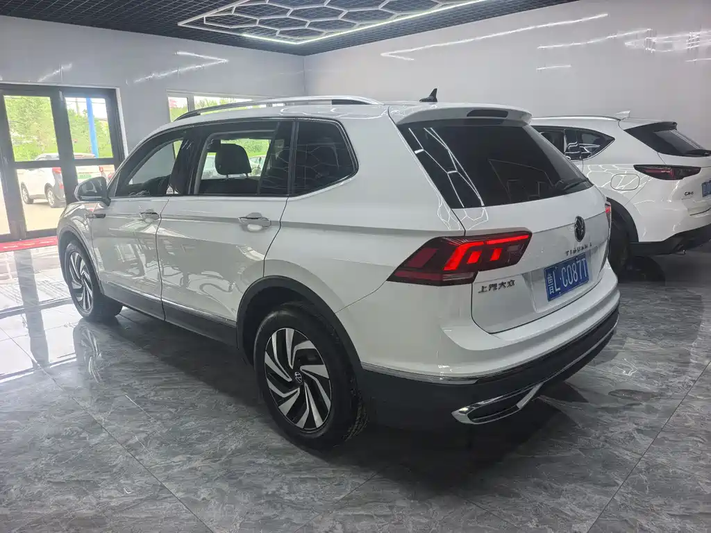 Volkswagen Tiguan L 2023