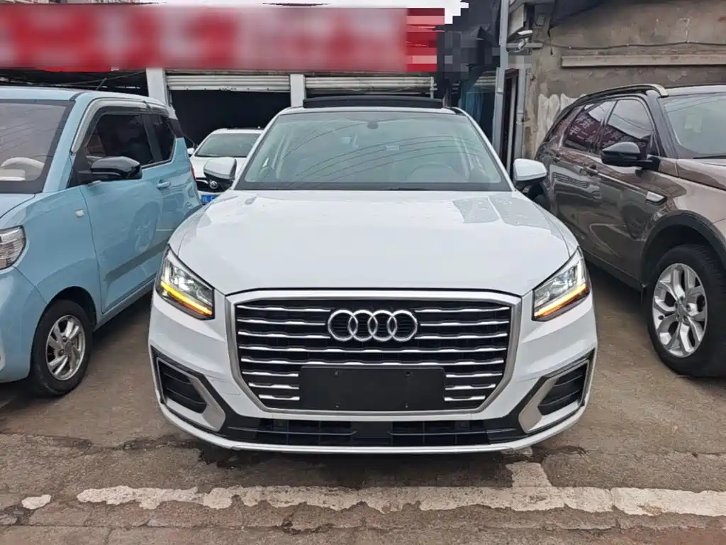 Audi Q2L 2019
