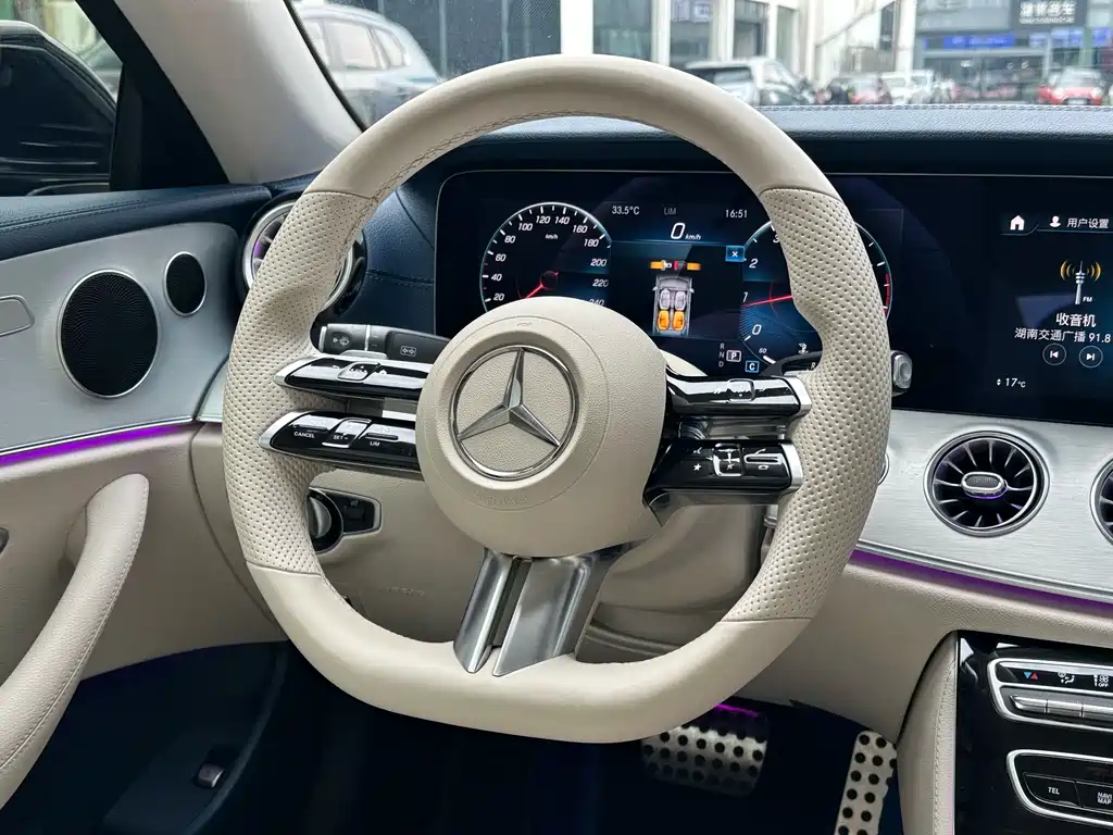 Mercedes-Benz E-Class 2022 — фото 10
