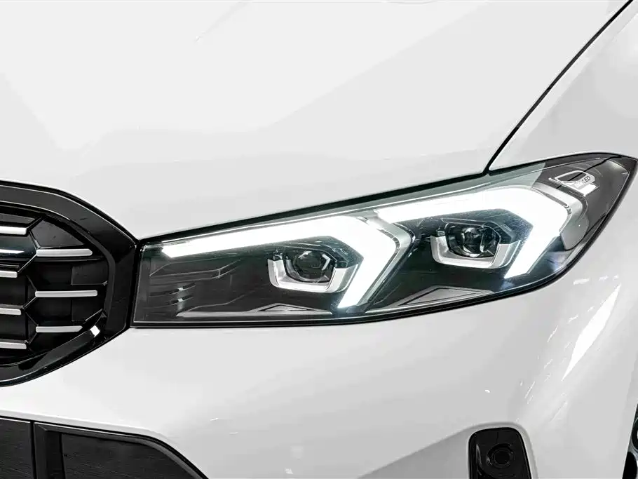 BMW 3 Series 2025