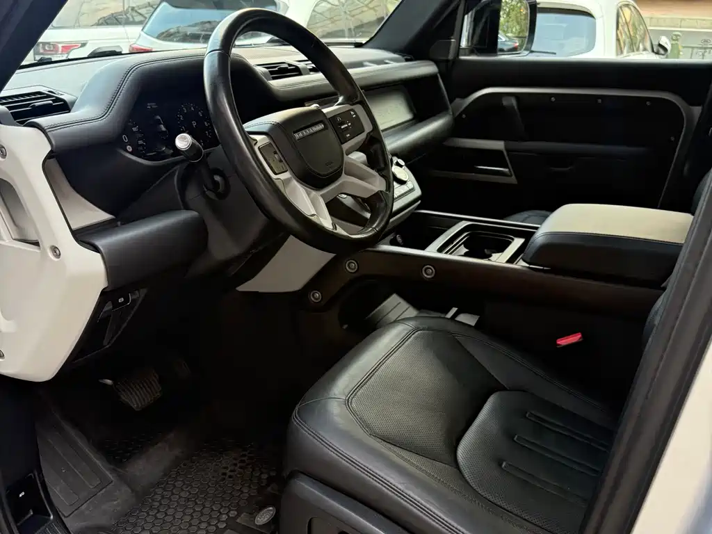 Land Rover Defender 2020